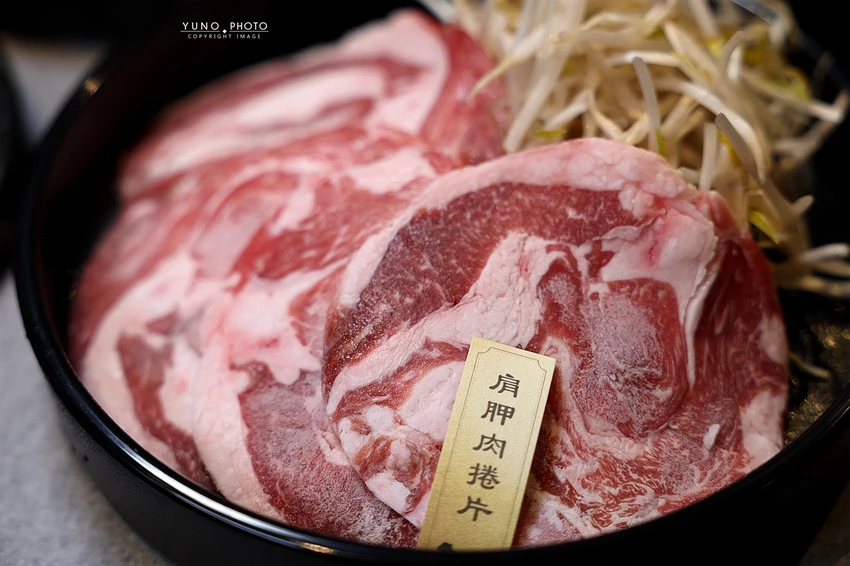 北海道烤羊肉名店！旭川成吉思汗大黑屋插旗雙連站，大黑拼盤羊肉必吃。