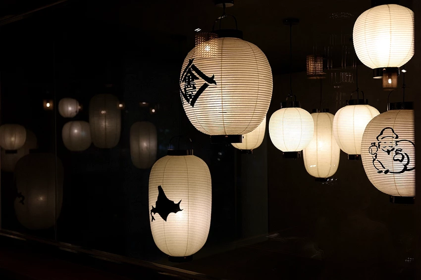 北海道烤羊肉名店！旭川成吉思汗大黑屋插旗雙連站，大黑拼盤羊肉必吃。