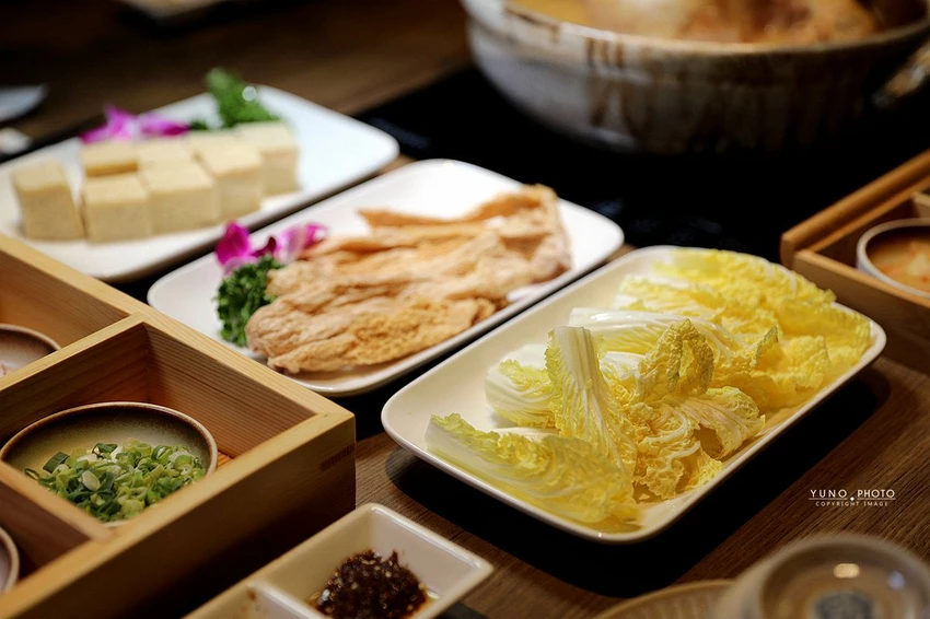 中山區美食新焦點！欣欣秀泰百貨星曜雞湯，日本A5和牛奢華饗宴首選。