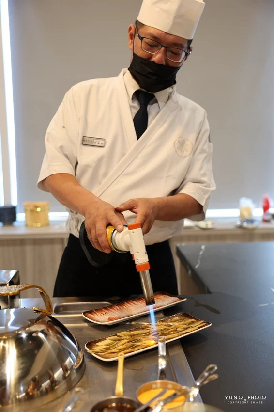 新竹無菜單鐵板燒界王者!龍蝦三吃鮑魚赤海膽,高CP值奢華海陸饗宴。