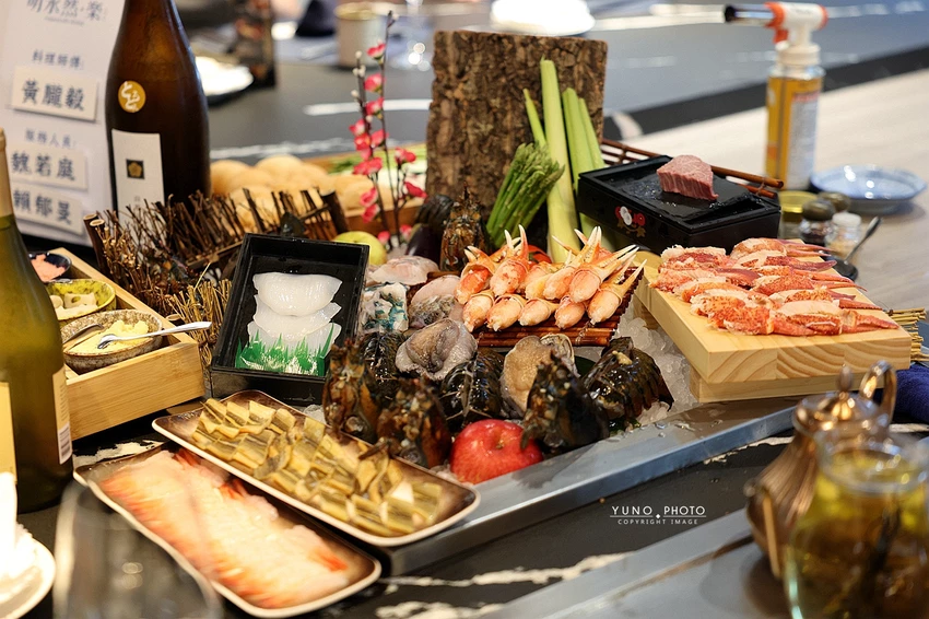 新竹無菜單鐵板燒界王者!龍蝦三吃鮑魚赤海膽,高CP值奢華海陸饗宴。