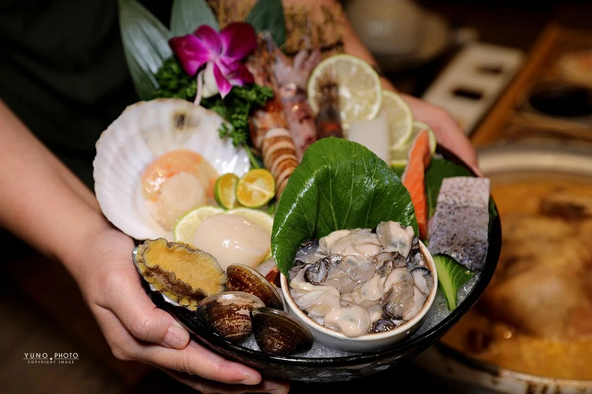 中山區美食新焦點！欣欣秀泰百貨星曜雞湯，日本A5和牛奢華饗宴首選。