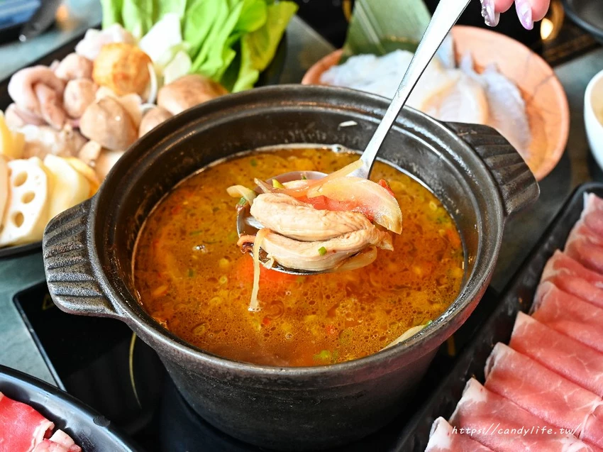 肉多多火鍋｜網路溫度計蟬聯4年冠軍！70多種自助吧吃到飽只要268元起，平日午餐、宵夜不限時 - 糖糖's 享食生活