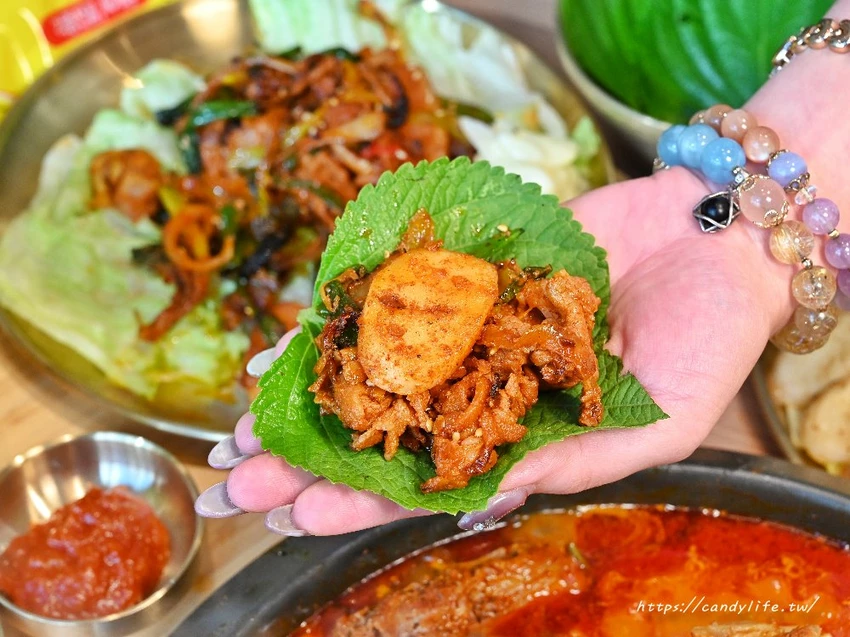 UNCLE-K馬鈴薯排骨火鍋｜台中首間店一開幕就排爆！來自韓國大叔的道地韓式火鍋，公益路美食推薦～ - 糖糖's...