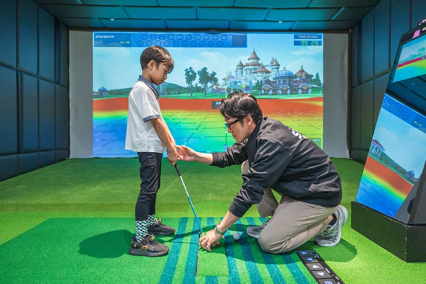 GOLF MONSTERS｜室內竟然也能打高爾夫！最新2025台北松山區景點推薦，聯誼、團建、商務聚會超時尚都會運動，不怕風吹雨淋的台北高爾夫球場推薦