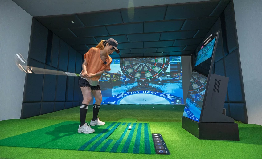 GOLF MONSTERS｜室內竟然也能打高爾夫！最新2025台北松山區景點推薦，聯誼、團建、商務聚會超時尚都會運動，不怕風吹雨淋的台北高爾夫球場推薦