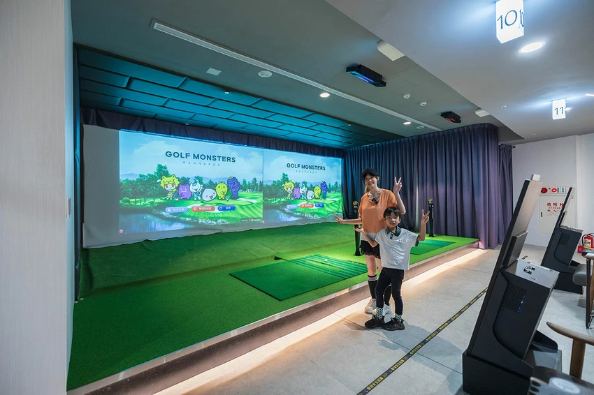 GOLF MONSTERS｜室內竟然也能打高爾夫！最新2025台北松山區景點推薦，聯誼、團建、商務聚會超時尚都會運動，不怕風吹雨淋的台北高爾夫球場推薦