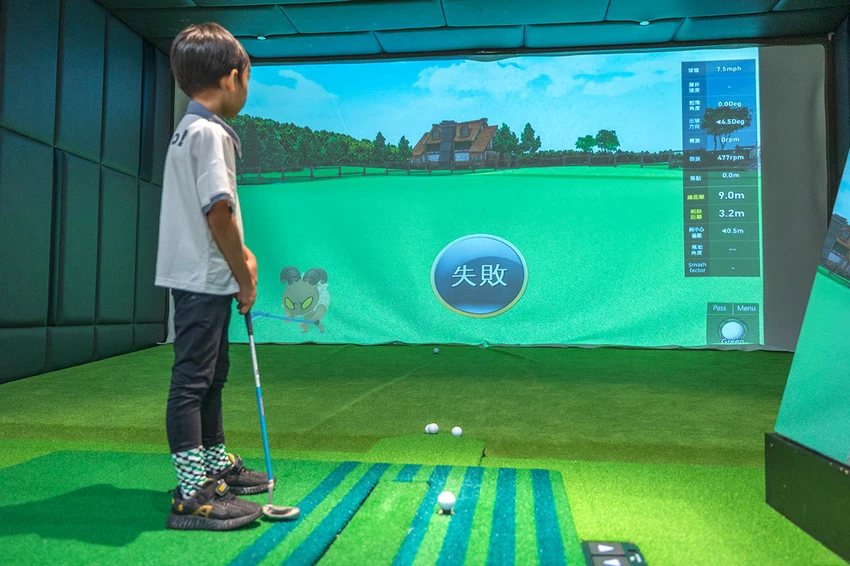 GOLF MONSTERS｜室內竟然也能打高爾夫！最新2025台北松山區景點推薦，聯誼、團建、商務聚會超時尚都會運動，不怕風吹雨淋的台北高爾夫球場推薦