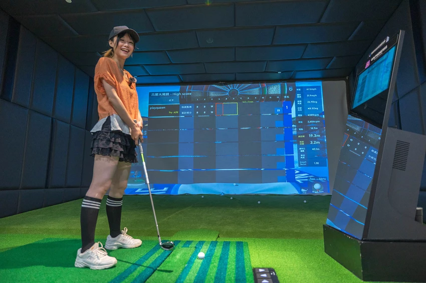 GOLF MONSTERS｜室內竟然也能打高爾夫！最新2025台北松山區景點推薦，聯誼、團建、商務聚會超時尚都會運動，不怕風吹雨淋的台北高爾夫球場推薦