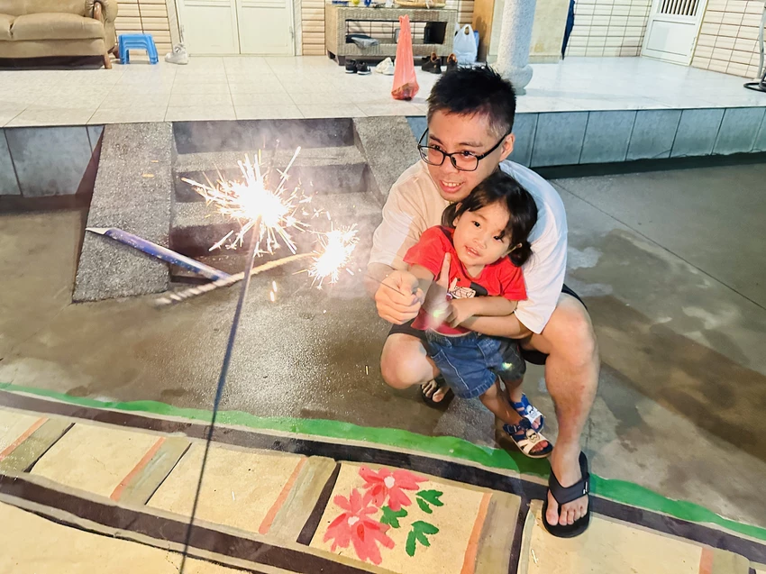 【行滿旅宿】嘉義竹崎親子包棟首選｜懷舊古玩、KTV嗨唱、煙火