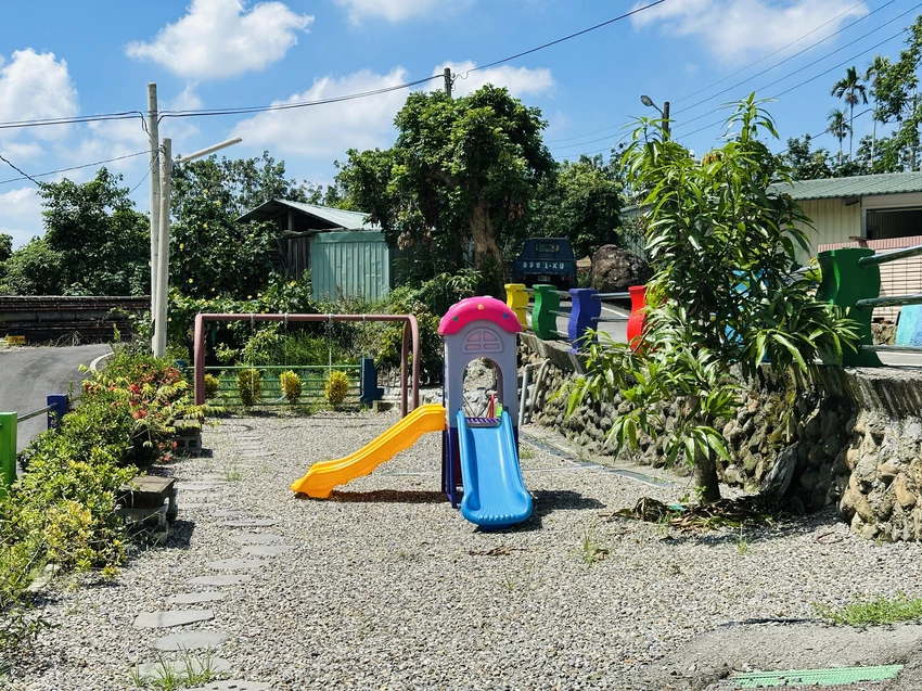 【行滿旅宿】嘉義竹崎親子包棟首選｜懷舊古玩、KTV嗨唱、煙火