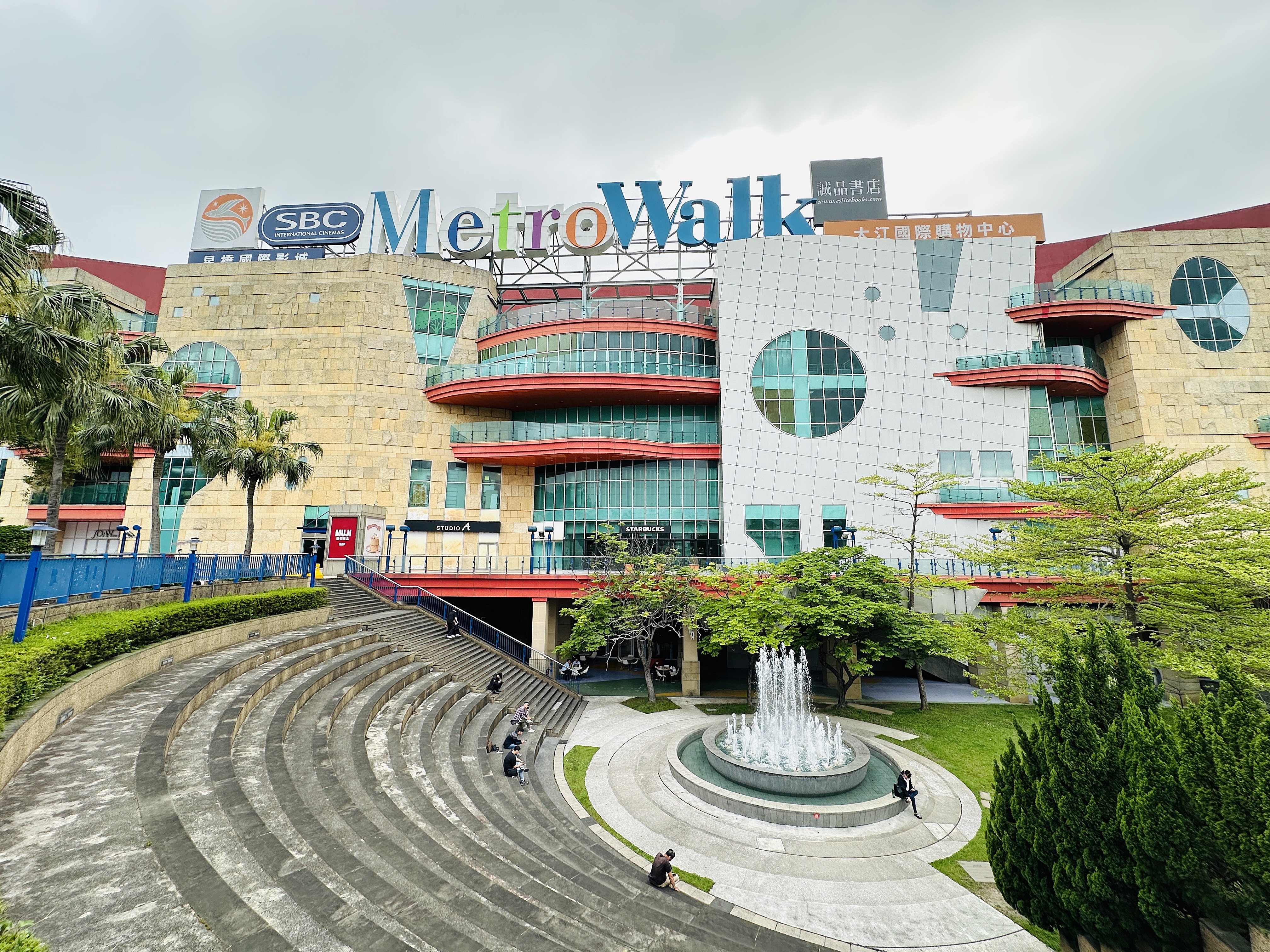 您的驚喜已送達！桃園大江購物中心改裝開箱：隨處有驚喜裝置藝術