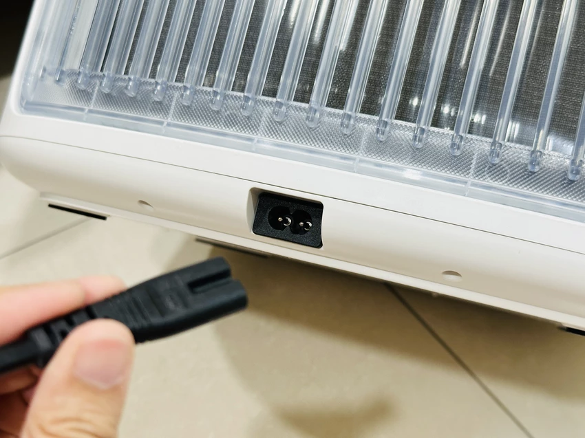 SoleusAir 吸毛大師宅配開箱｜長毛臘腸家必備的毛髮救