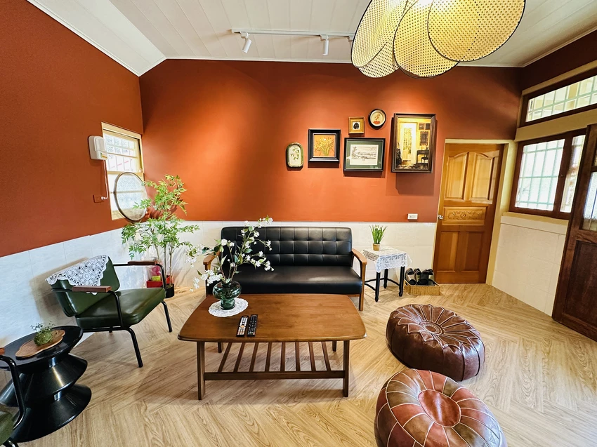 【行滿旅宿】嘉義竹崎親子包棟首選｜懷舊古玩、KTV嗨唱、煙火