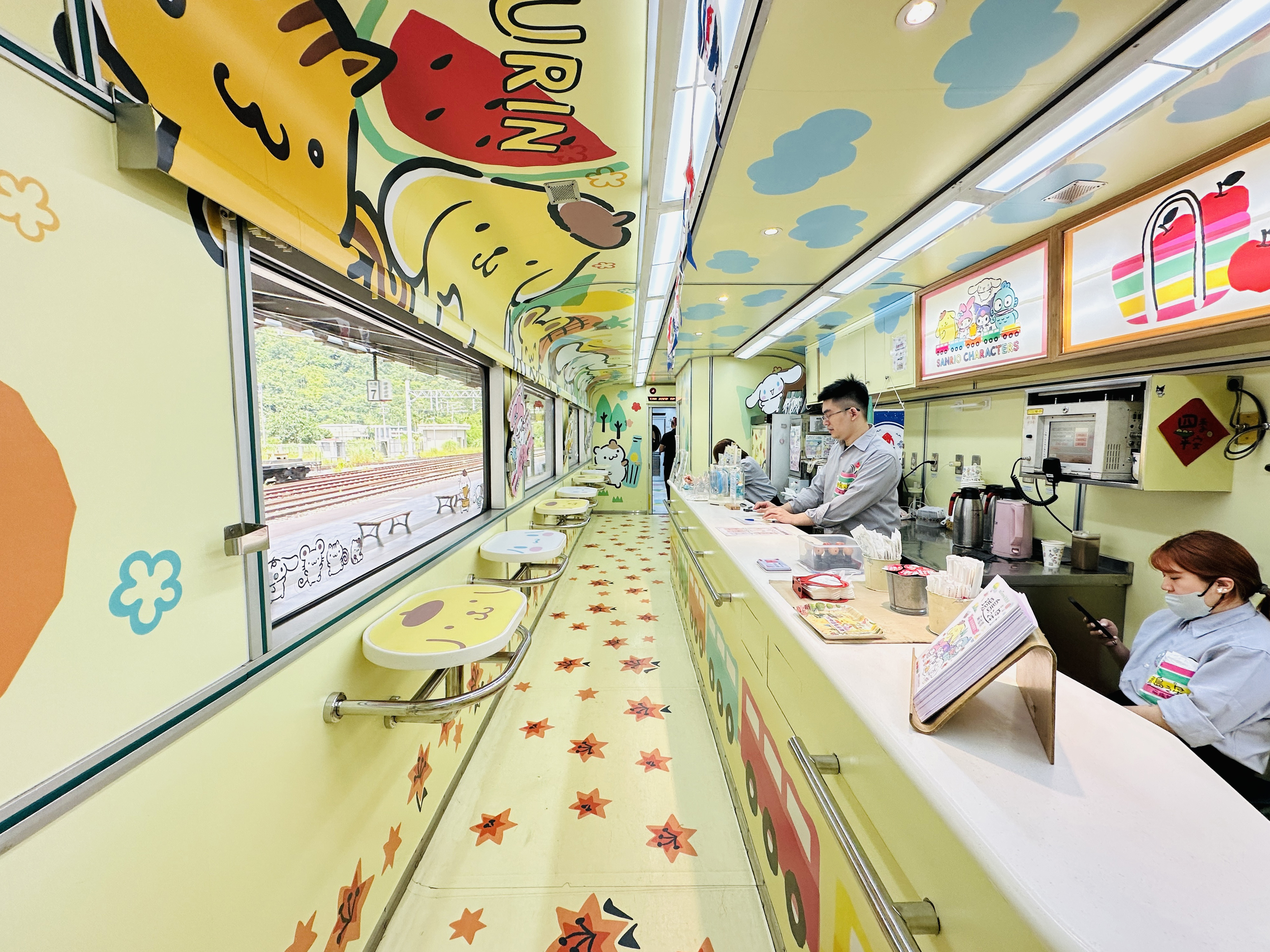 【環島之星萌旅號】三麗鷗主題列車一日環島｜親子同樂、拍照打卡