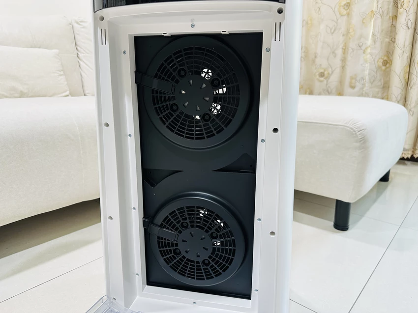 SoleusAir 吸毛大師宅配開箱｜長毛臘腸家必備的毛髮救