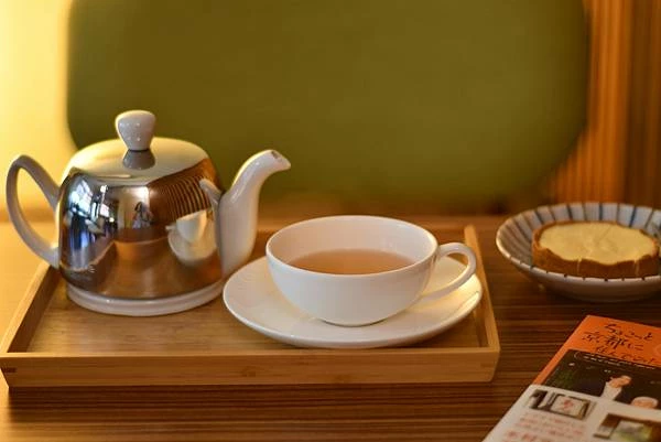 來台南找一杯好茶！金桔檸檬塔酸甜剛好，感受台灣紅玉紅茶的溫暖魅力。