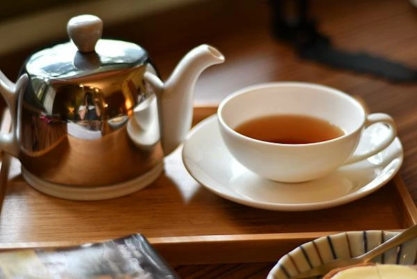 來台南找一杯好茶！金桔檸檬塔酸甜剛好，感受台灣紅玉紅茶的溫暖魅力。