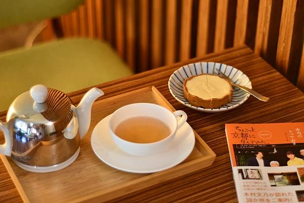 來台南找一杯好茶！金桔檸檬塔酸甜剛好，感受台灣紅玉紅茶的溫暖魅力。