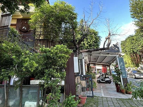 來台南找一杯好茶！金桔檸檬塔酸甜剛好，感受台灣紅玉紅茶的溫暖魅力。