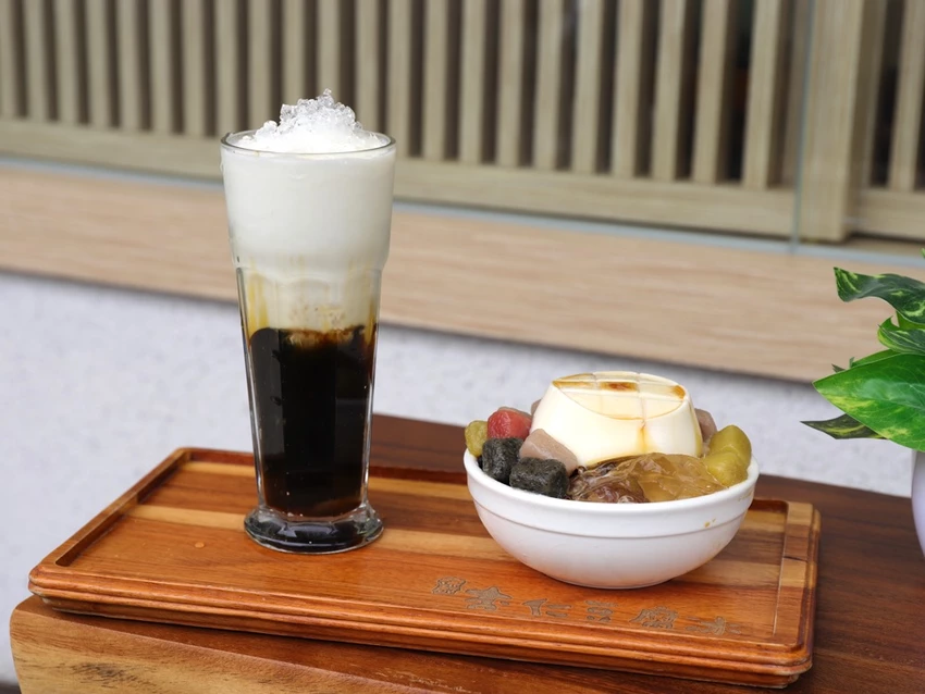 台南佳里必吃!佛都愛玉佳里旗艦店(借問站)-全國愛玉冠軍就在這!咕溜口感.多種口味一吃就上癮