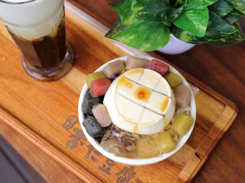 台南佳里必吃!佛都愛玉佳里旗艦店(借問站)-全國愛玉冠軍就在這!咕溜口感.多種口味一吃就上癮