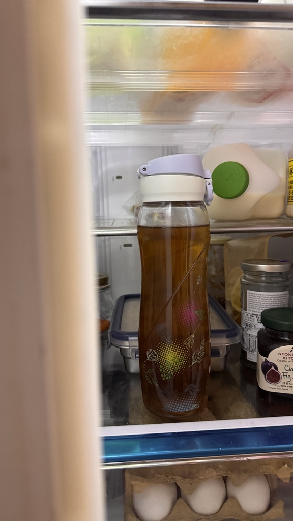 肥油掰掰茶 冷藏續泡:冰箱實拍 肥油掰掰茶 冷藏續泡隨手瓶|冰箱實拍