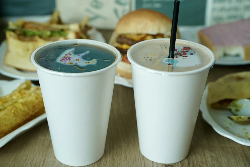 頭份巷弄隱藏版美食！「川莫廚房」厚牛堡80元起，CP值超高！晚上也有營業，超加分！花生炸雞布里歐吐司、費...