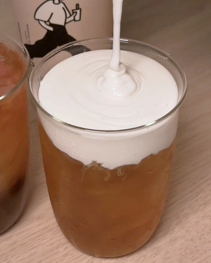 新竹手搖飲料天花板！「MOREiN 沫飲」插旗食品路啦！必喝波本香草奶蓋蕎麥、青森蜜桃烏龍，包準一喝上癮！...