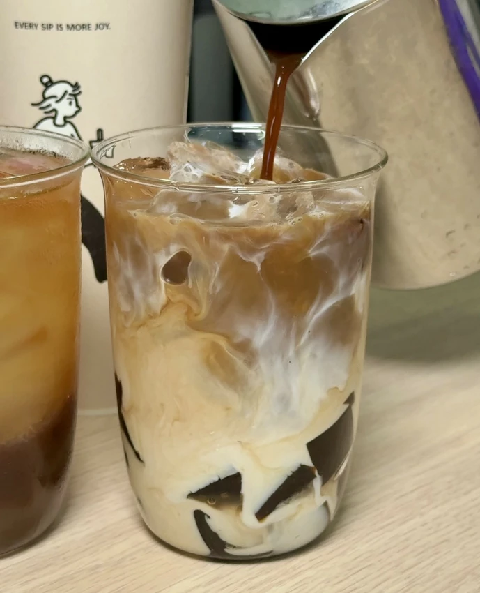 新竹手搖飲料天花板！「MOREiN 沫飲」插旗食品路啦！必喝波本香草奶蓋蕎麥、青森蜜桃烏龍，包準一喝上癮！...