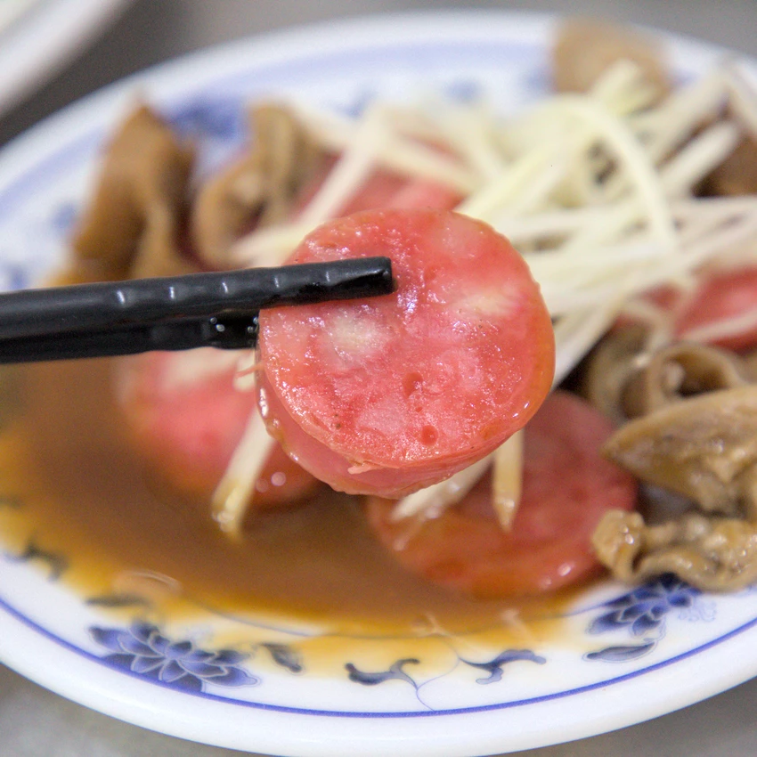 高雄鹽埕隱藏版神店！老鹽埕福記炸黑輪 乾拌麵必吃，在地饕客才知道。