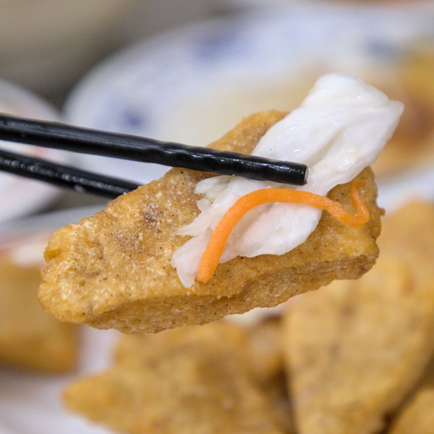 高雄鹽埕隱藏版神店！老鹽埕福記炸黑輪 乾拌麵必吃，在地饕客才知道。