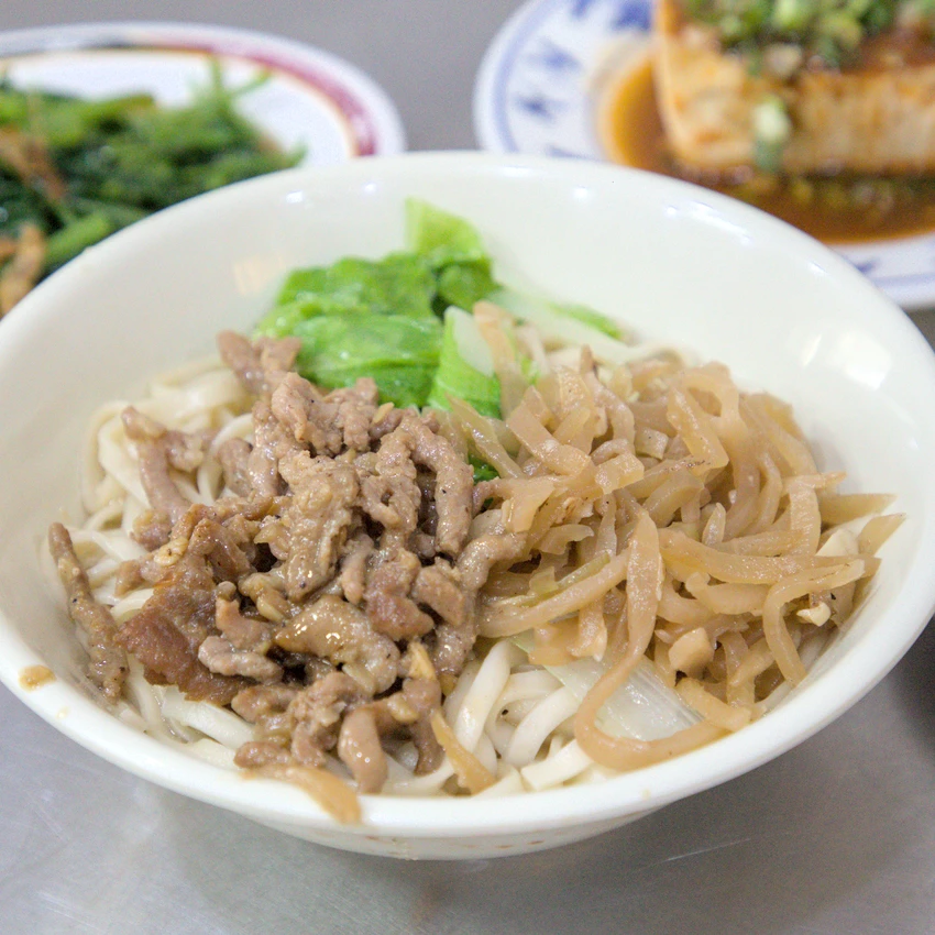 高雄鹽埕隱藏版神店！老鹽埕福記炸黑輪 乾拌麵必吃，在地饕客才知道。