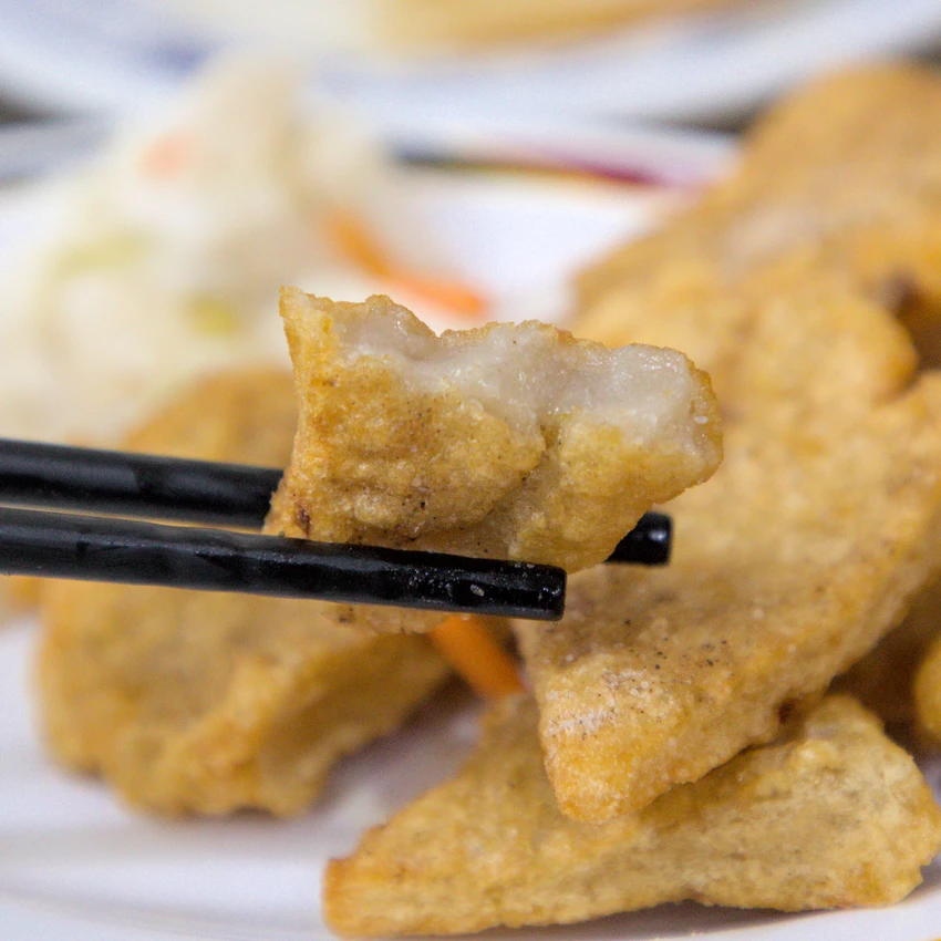 高雄鹽埕隱藏版神店！老鹽埕福記炸黑輪 乾拌麵必吃，在地饕客才知道。