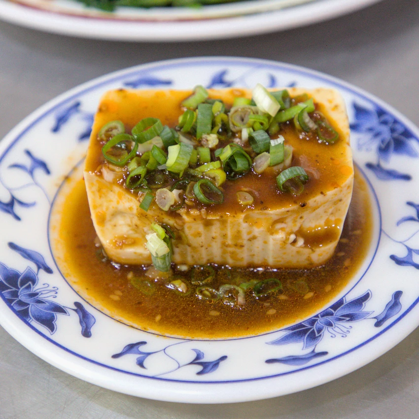 高雄鹽埕隱藏版神店！老鹽埕福記炸黑輪 乾拌麵必吃，在地饕客才知道。