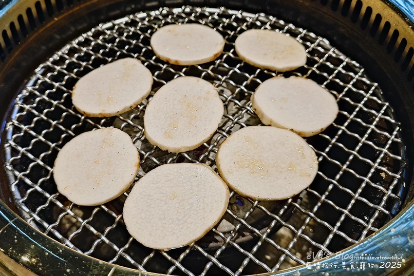 台中市西屯區【台中燒肉推薦】茶六燒肉堂 新朝富店｜你是肉控嗎?快來!這裡是肉食者天堂，服務好、套餐肉品豐富、可愛怪物雪花冰。台中燒烤