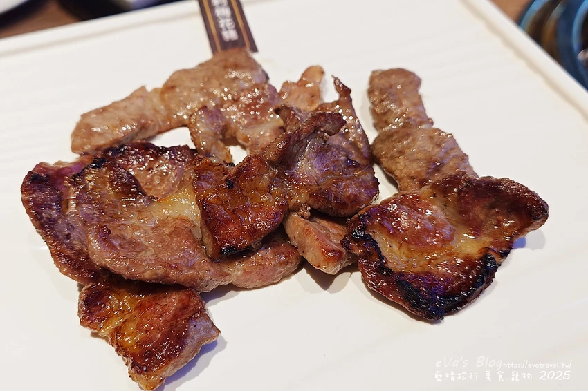 台中市西屯區【台中燒肉推薦】茶六燒肉堂 新朝富店｜你是肉控嗎?快來!這裡是肉食者天堂，服務好、套餐肉品豐富、可愛怪物雪花冰。台中燒烤