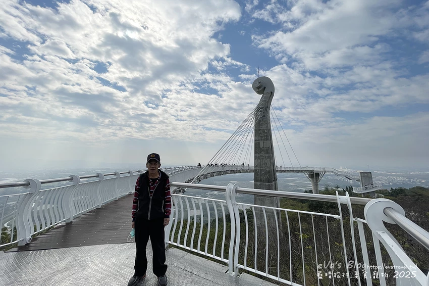 【高雄景點】崗山之眼|以音樂為設計概念打造的天空步道遠眺高雄之美。114年2月10日起休園整建
