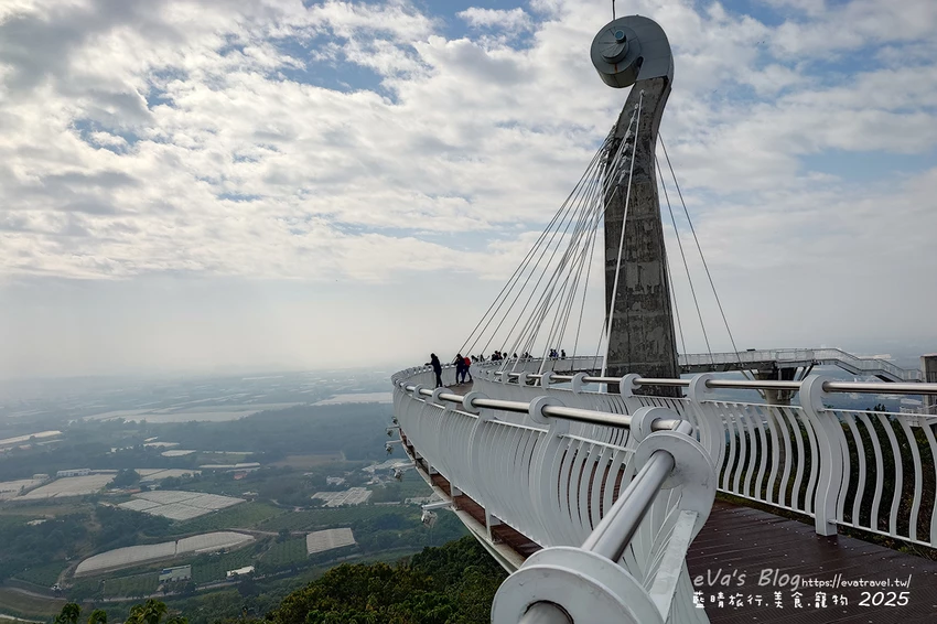 【高雄景點】崗山之眼|以音樂為設計概念打造的天空步道遠眺高雄之美。114年2月10日起休園整建
