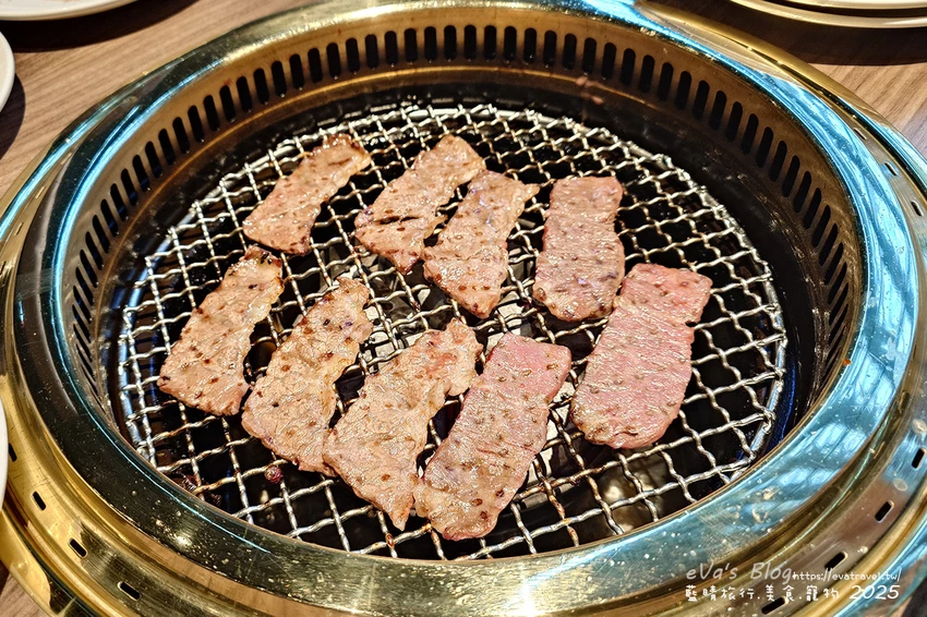 台中市西屯區【台中燒肉推薦】茶六燒肉堂 新朝富店｜你是肉控嗎?快來!這裡是肉食者天堂，服務好、套餐肉品豐富、可愛怪物雪花冰。台中燒烤