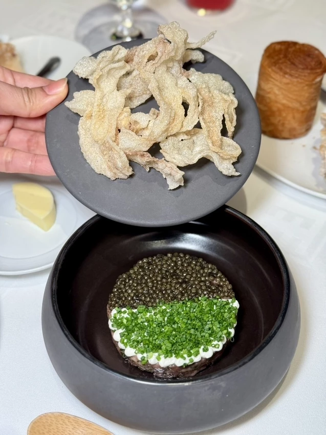 台北米其林一星牛排！A CUT經典招牌肋，體驗奢華牛排饗宴的極致。