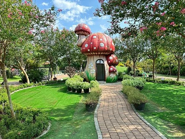 嘉義民雄親子旅遊景點!三隻小豬觀光農場,3000坪迷你動物園可玩一整天。