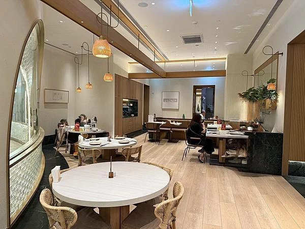 台北米其林一星台菜!富錦樹台菜香檳,將台式料理與法國香檳完美結合。