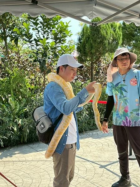 嘉義民雄親子旅遊景點!三隻小豬觀光農場,3000坪迷你動物園可玩一整天。