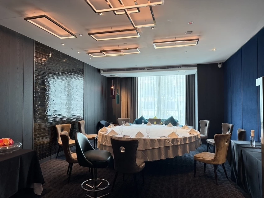 台北米其林一星牛排！A CUT經典招牌肋，體驗奢華牛排饗宴的極致。