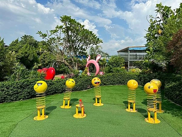 嘉義民雄親子旅遊景點!三隻小豬觀光農場,3000坪迷你動物園可玩一整天。