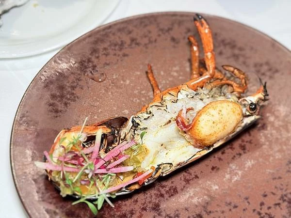 台北米其林一星牛排！A CUT經典招牌肋，體驗奢華牛排饗宴的極致。