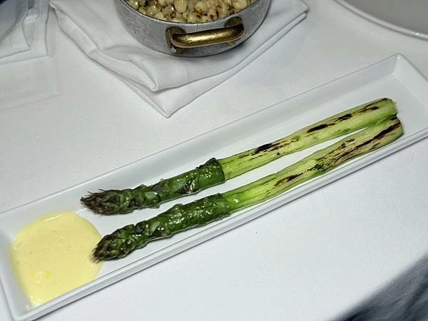 台北米其林一星牛排！A CUT經典招牌肋，體驗奢華牛排饗宴的極致。