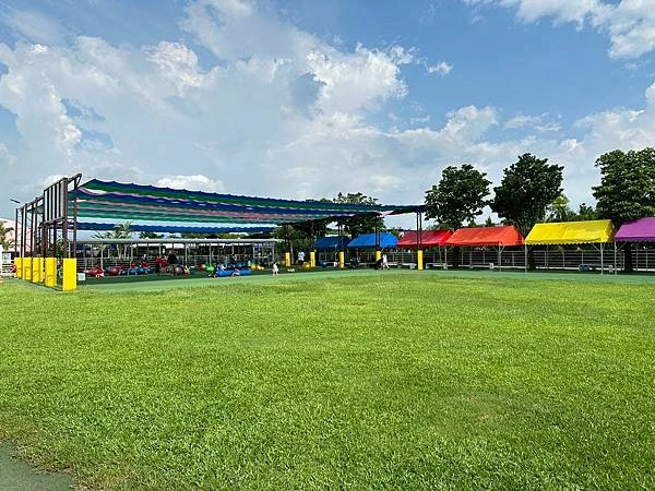 嘉義民雄親子旅遊景點!三隻小豬觀光農場,3000坪迷你動物園可玩一整天。