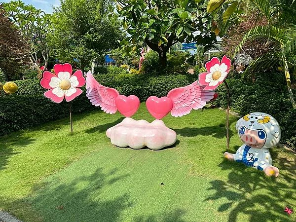 嘉義民雄親子旅遊景點!三隻小豬觀光農場,3000坪迷你動物園可玩一整天。